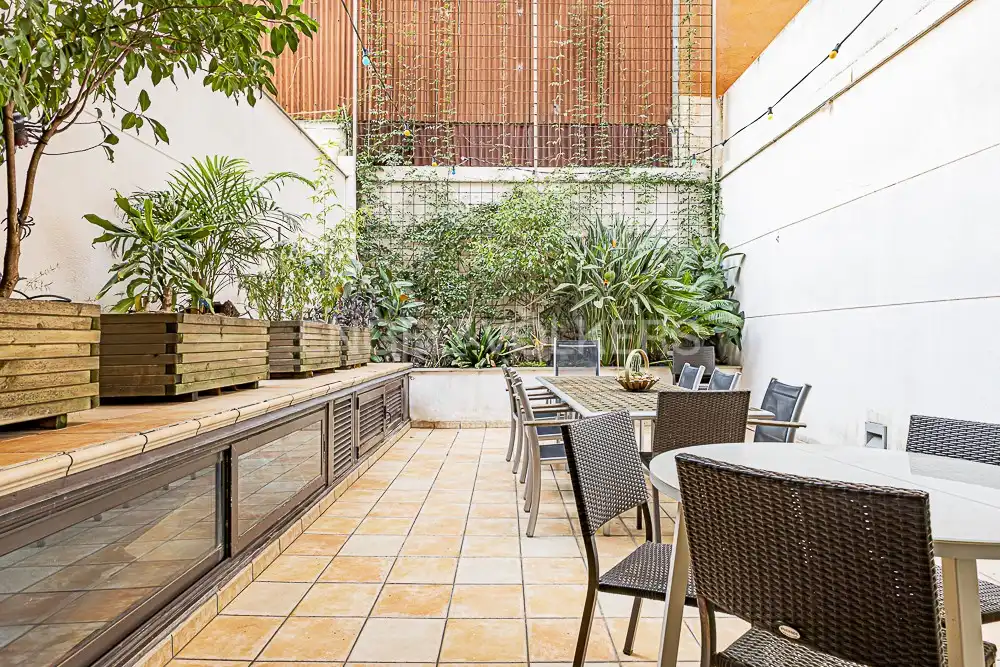Terrassa de Casa adosada en venda en Barcelona amb Aire condicionat, Calefacció i Jardí privat