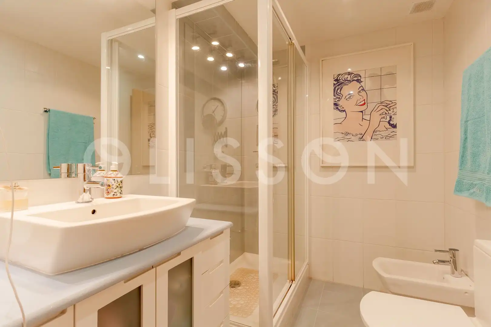 Baño de Piso en venta en Madrid con Calefacción, Terraza y Trastero
