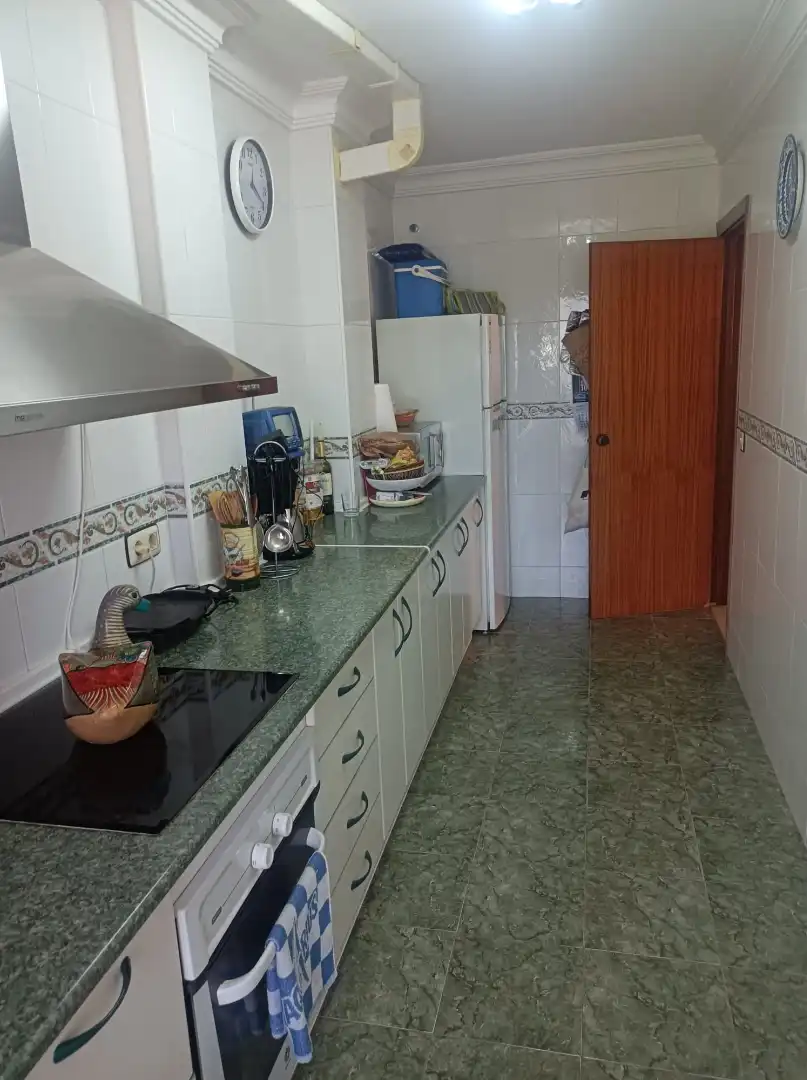 Piso con ascensor en venta en Calle Pintor Cipriano Maldonado 17, imagen 2