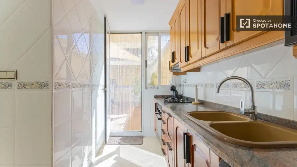 Cocina de Piso de alquiler en Sedaví con Aire acondicionado, Calefacción y Amueblado