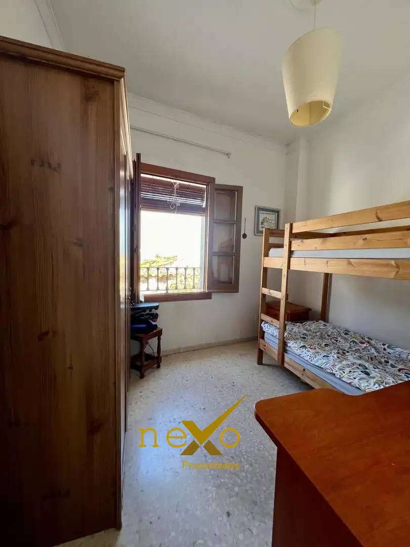 Habitación de Piso en venta en Carmona con Aire acondicionado y Trastero