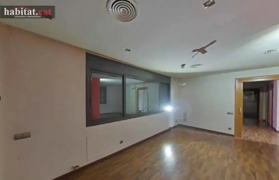 Casa o chalet en venta en Vilanova i la Geltrú con Piscina y Balcón