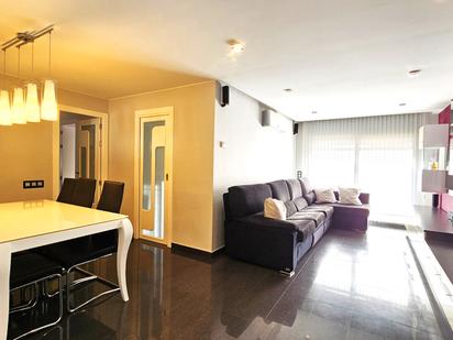 Living room of Flat for sale in Terrassa  with Air Conditioner, Heating and Oven