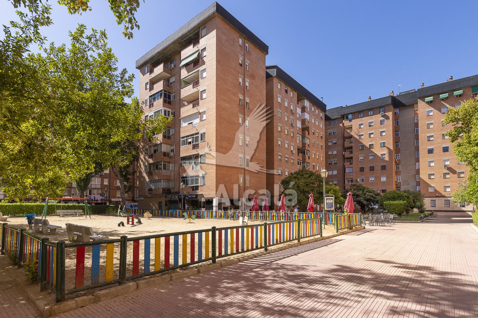 Vista exterior de Local en venda en Alcalá de Henares