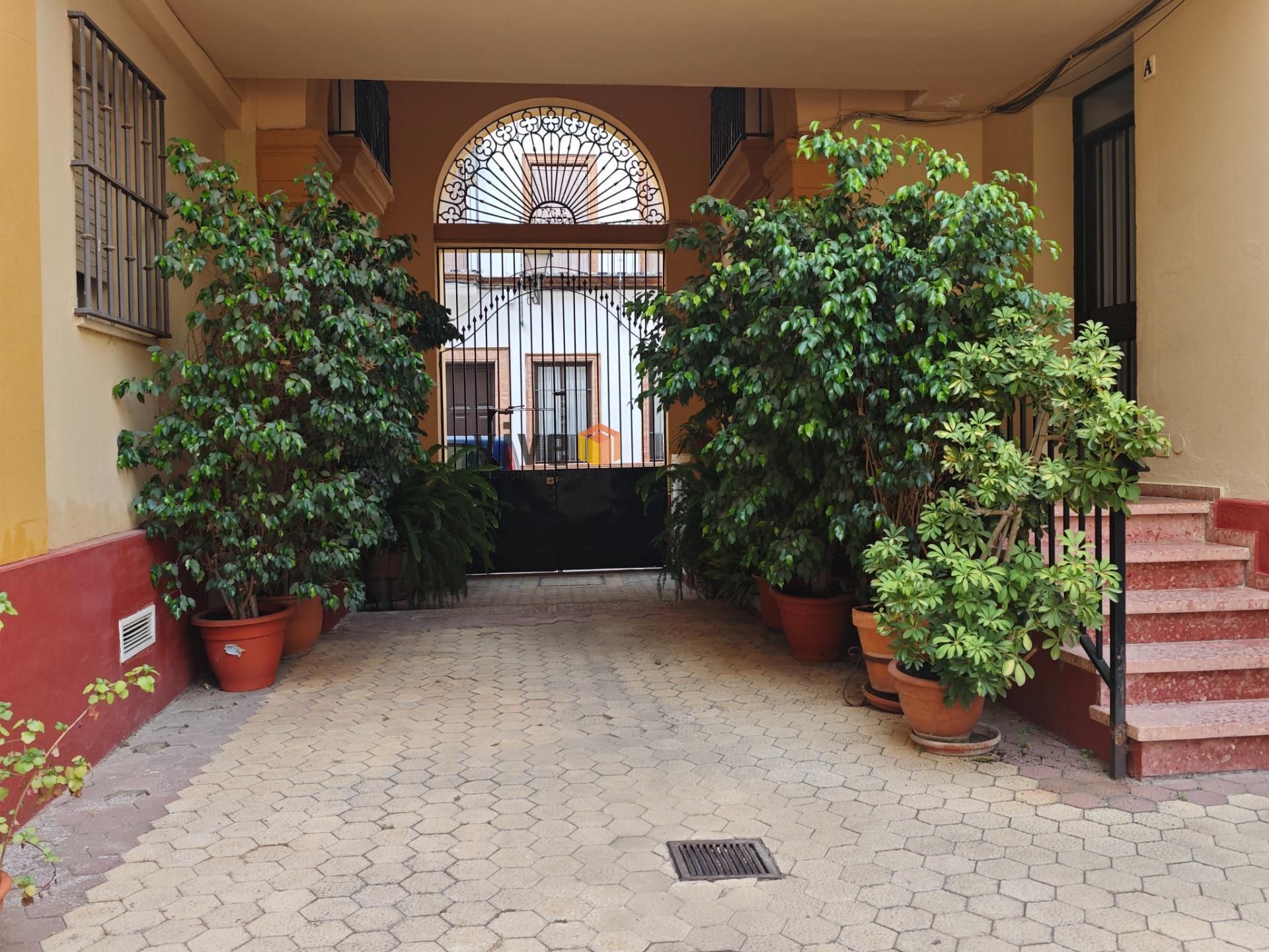 Flat for sale in  Sevilla Capital  with Air Conditioner, Heating and Storage room