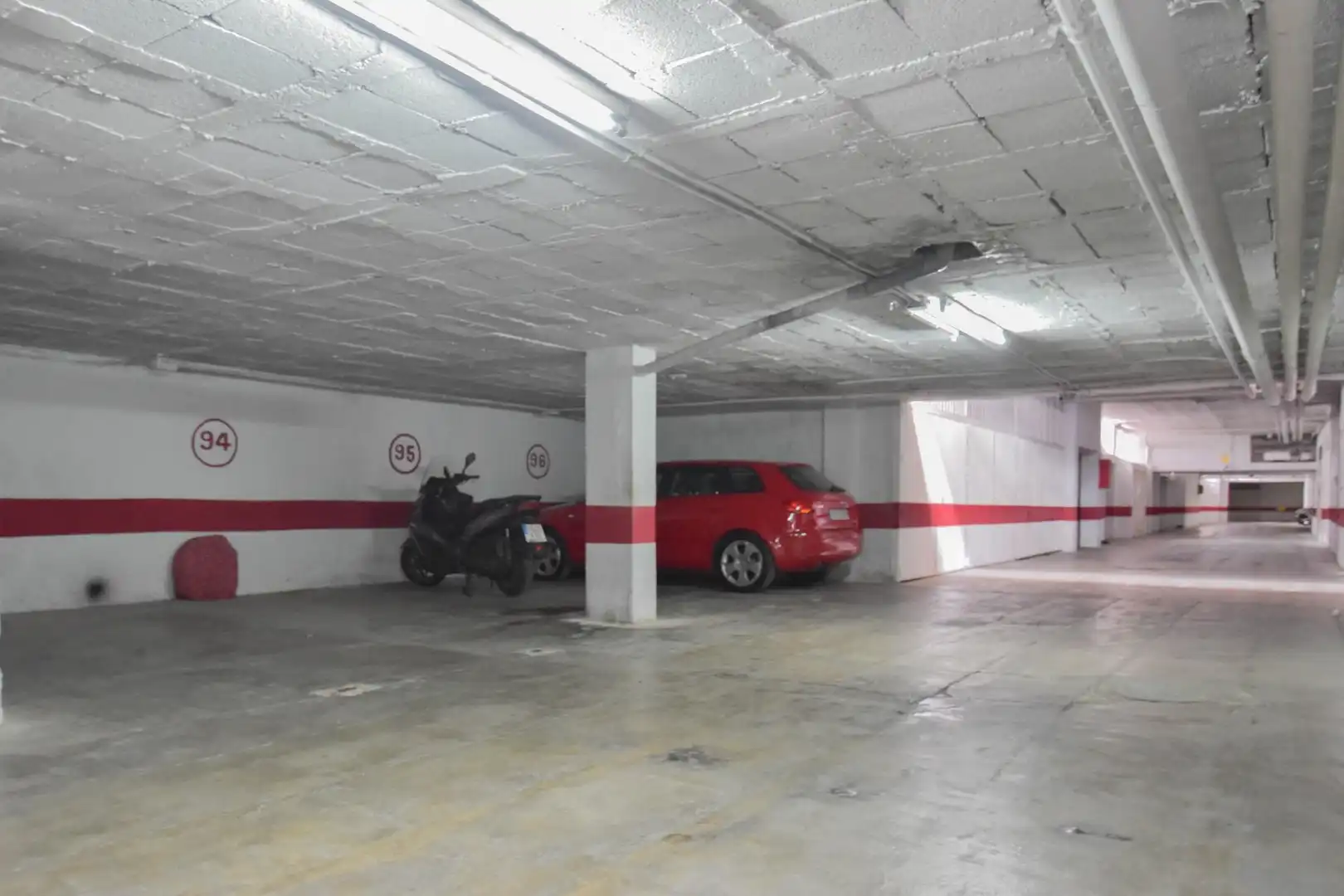 Parkplatz von Garage zum Verkauf in Granada