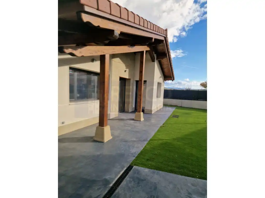 Xalet amb jardí en venda a Calle María Zambrano, imagen 2