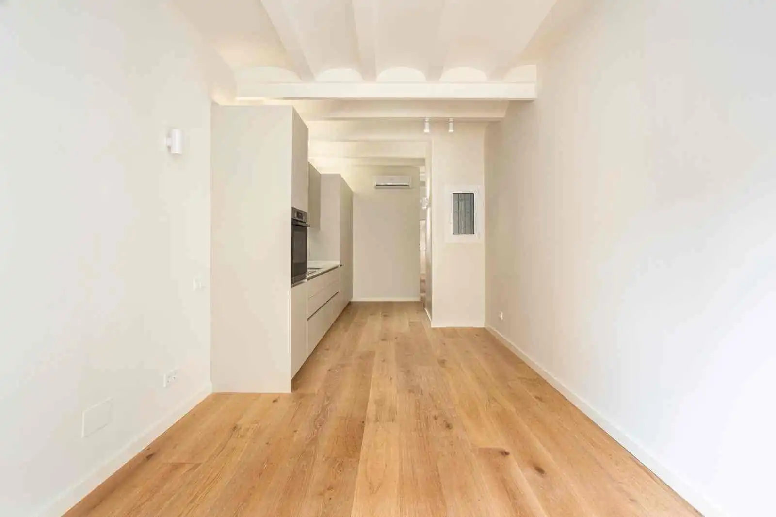Piso en venta en Barcelona con Parquet y Balcón