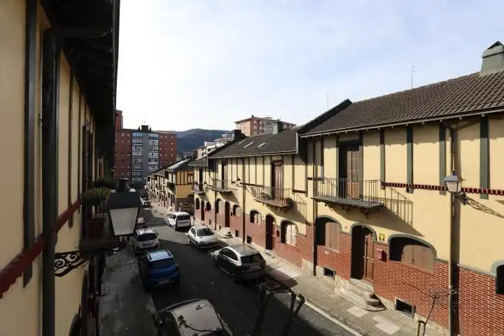 Vista exterior de Casa o chalet en venta en Bilbao  con Terraza y Balcón