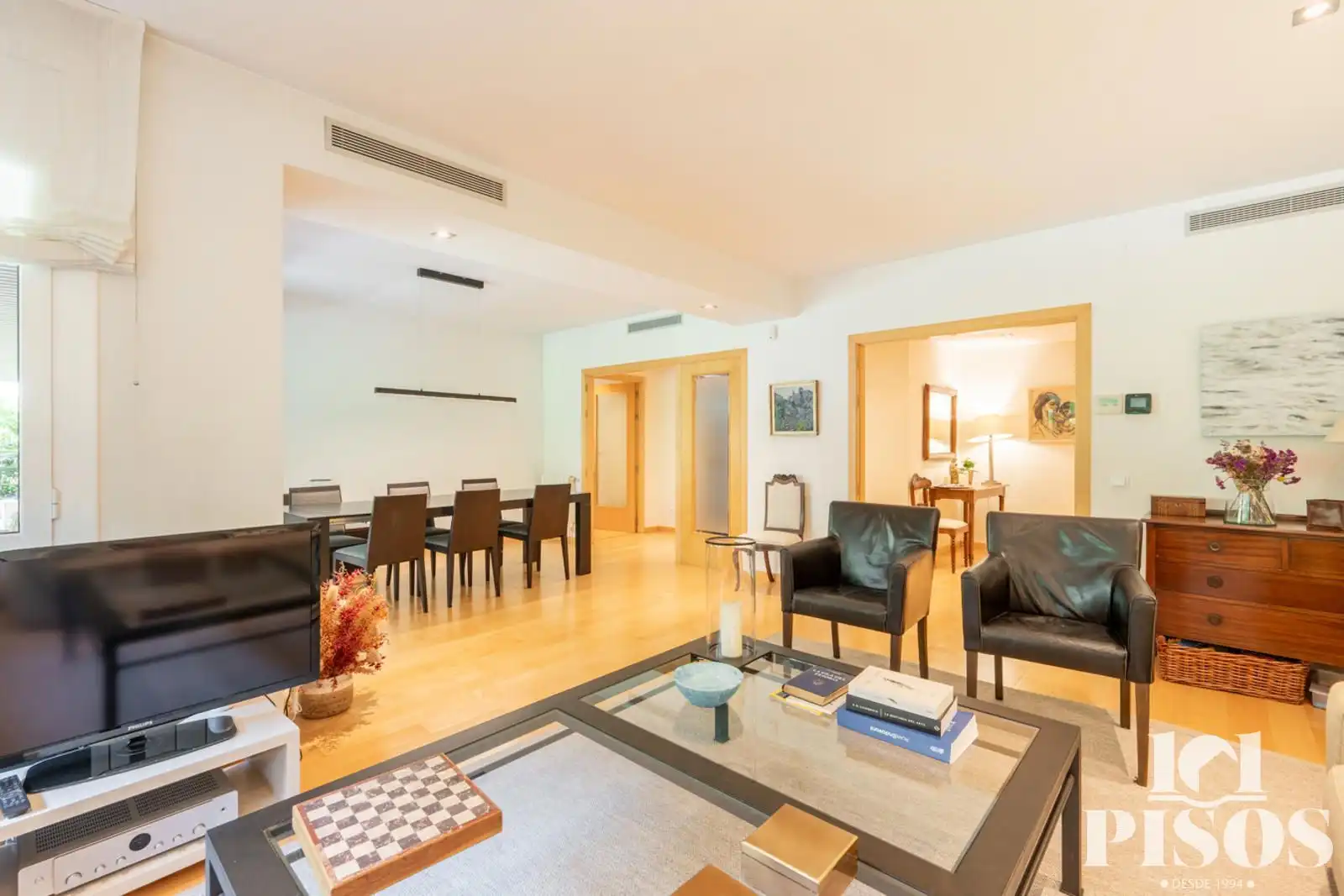 Living room of Flat for sale in Sant Cugat del Vallès  with Air Conditioner, Heating and Private garden