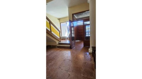 Foto 2 de Casa adosada en venta en Sariegos, León