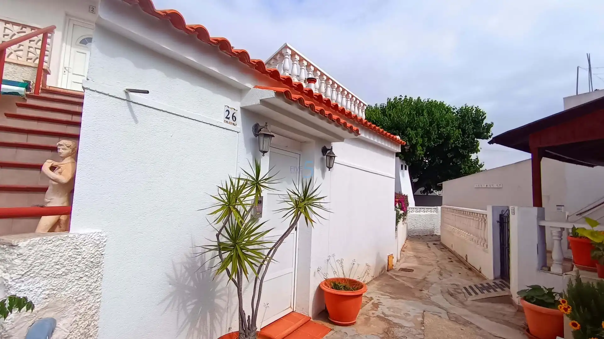 Außenansicht von Einfamilien-Reihenhaus zum Verkauf in Torrevieja mit Klimaanlage, Heizung und Möbliert