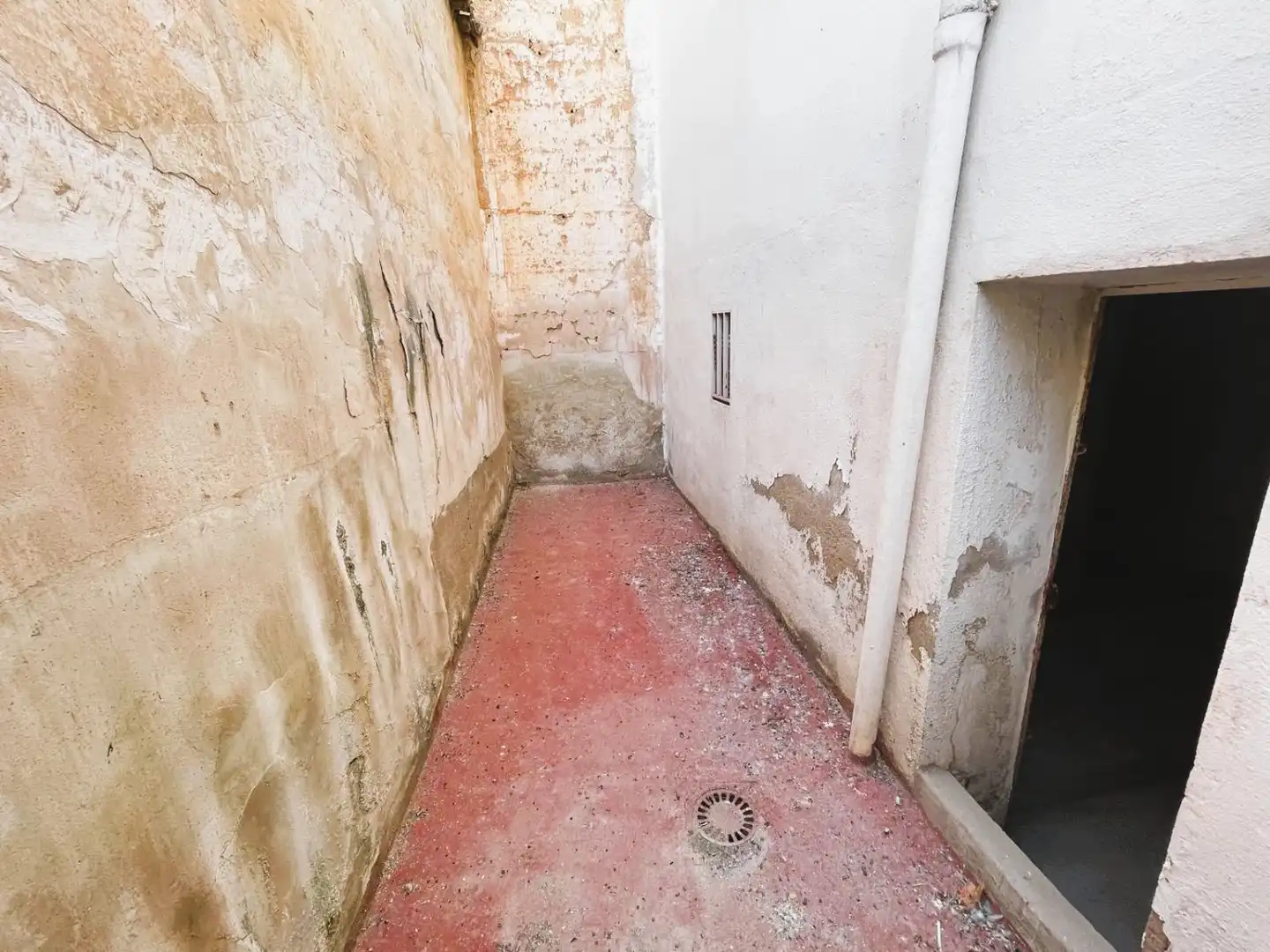 Commercial properties for sale in Valdepeñas