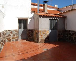 Vista exterior de Casa o xalet en venda en Los Hinojosos   amb Jardí privat, Parquet i Traster