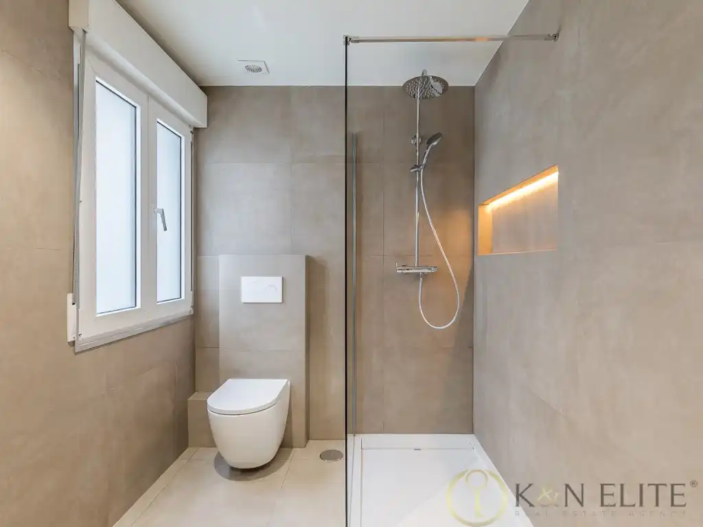 Bathroom of Flat for sale in Chamartín