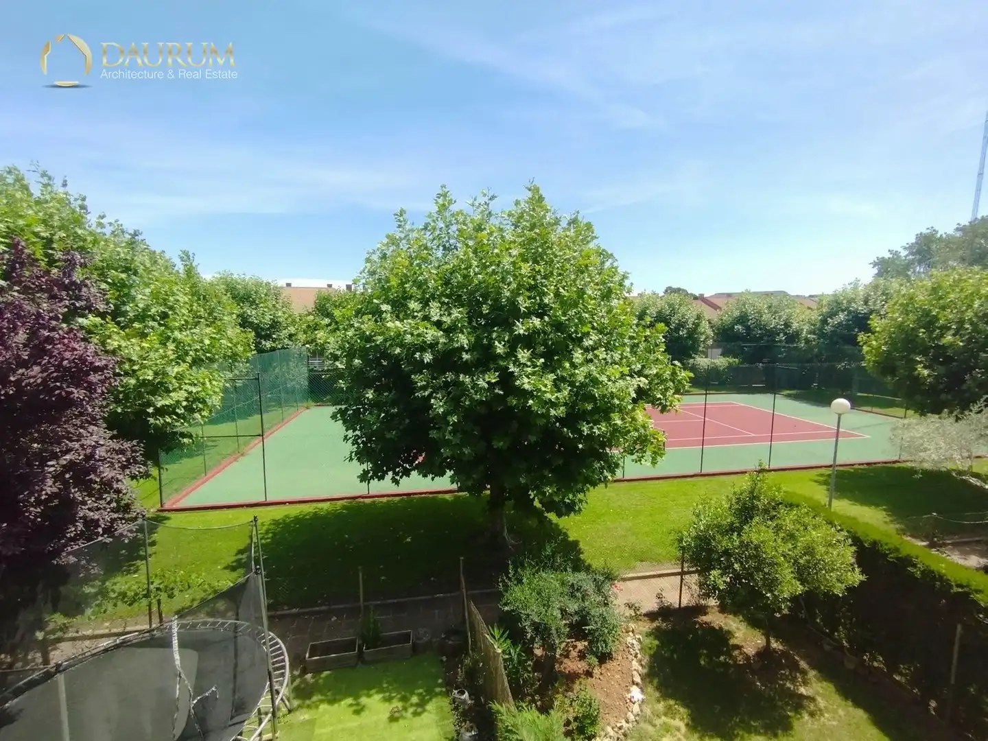 Jardí de Casa adosada en venda en Alcalá de Henares amb Calefacció, Jardí privat i Terrassa
