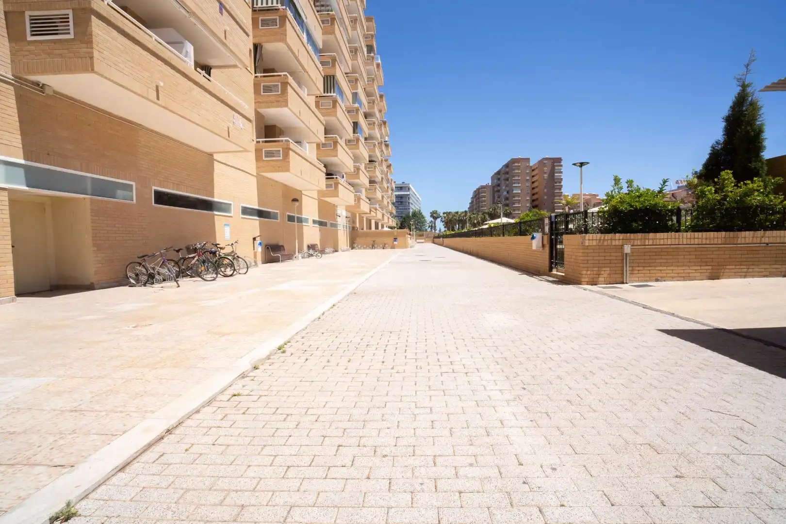 Vista exterior de Apartament en venda en Oropesa del Mar / Orpesa amb Jardí privat, Terrassa i Traster