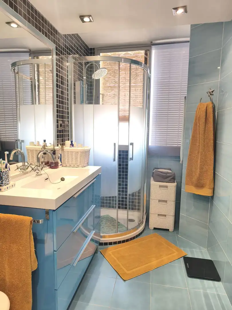 Bathroom of Flat for rent in Benidorm  with Air Conditioner, Terrace and Furnished