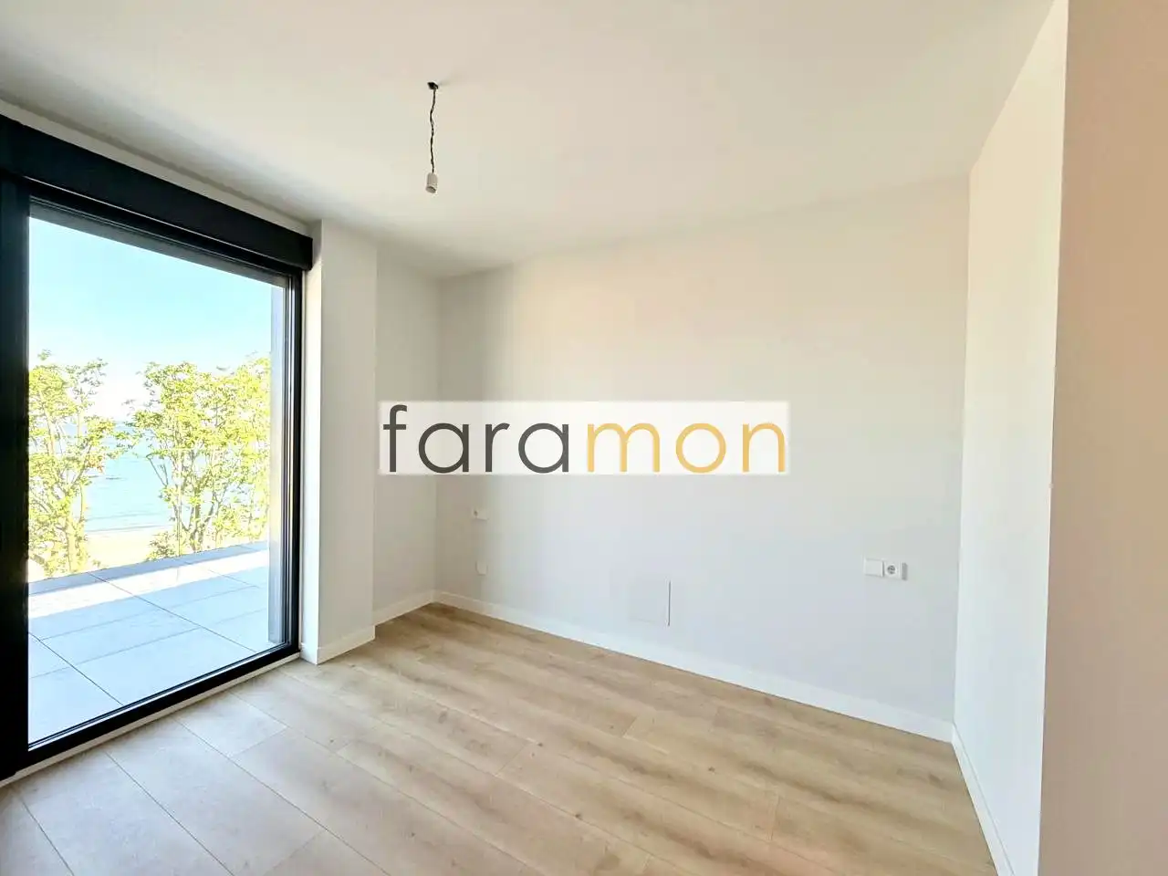 Schlafzimmer von Wohnung zum Verkauf in Vigo  mit Heizung, Terrasse und Abstellraum
