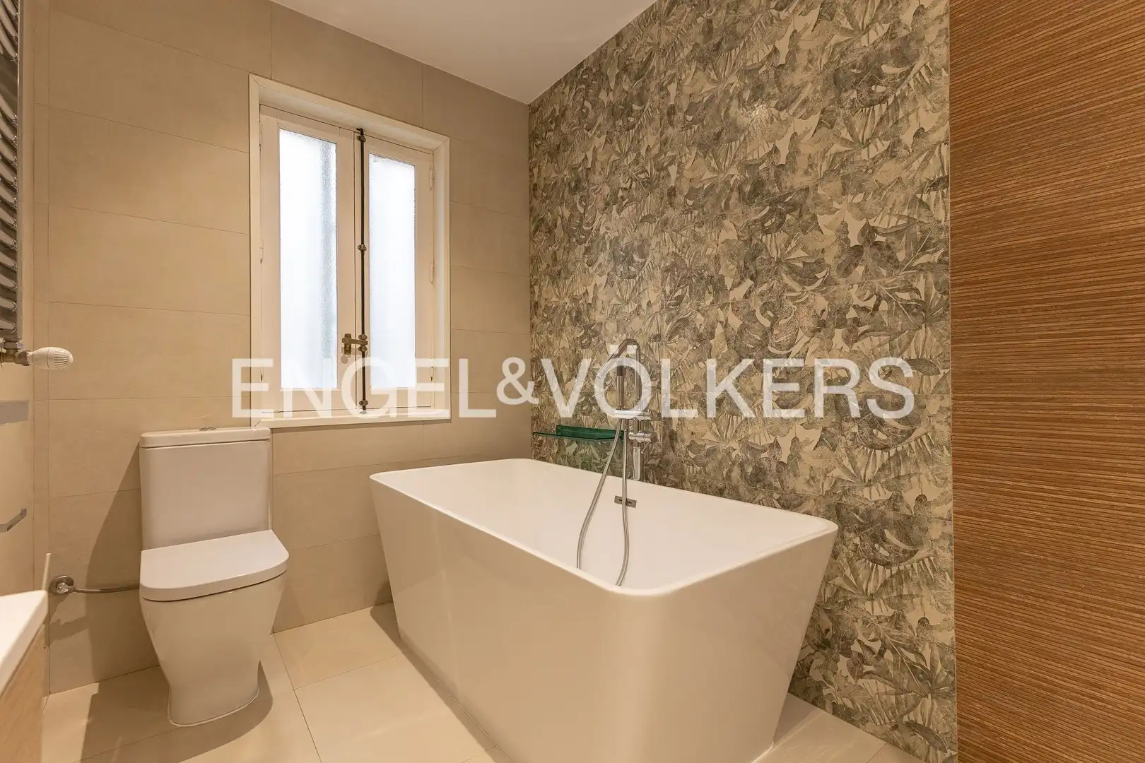 Badezimmer von Wohnung zur Miete in Madrid mit Klimaanlage, Heizung und Parkett