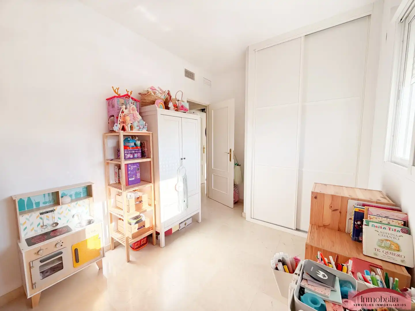 Habitación de Piso en venta en Sevilla con Aire acondicionado, Terraza y Trastero