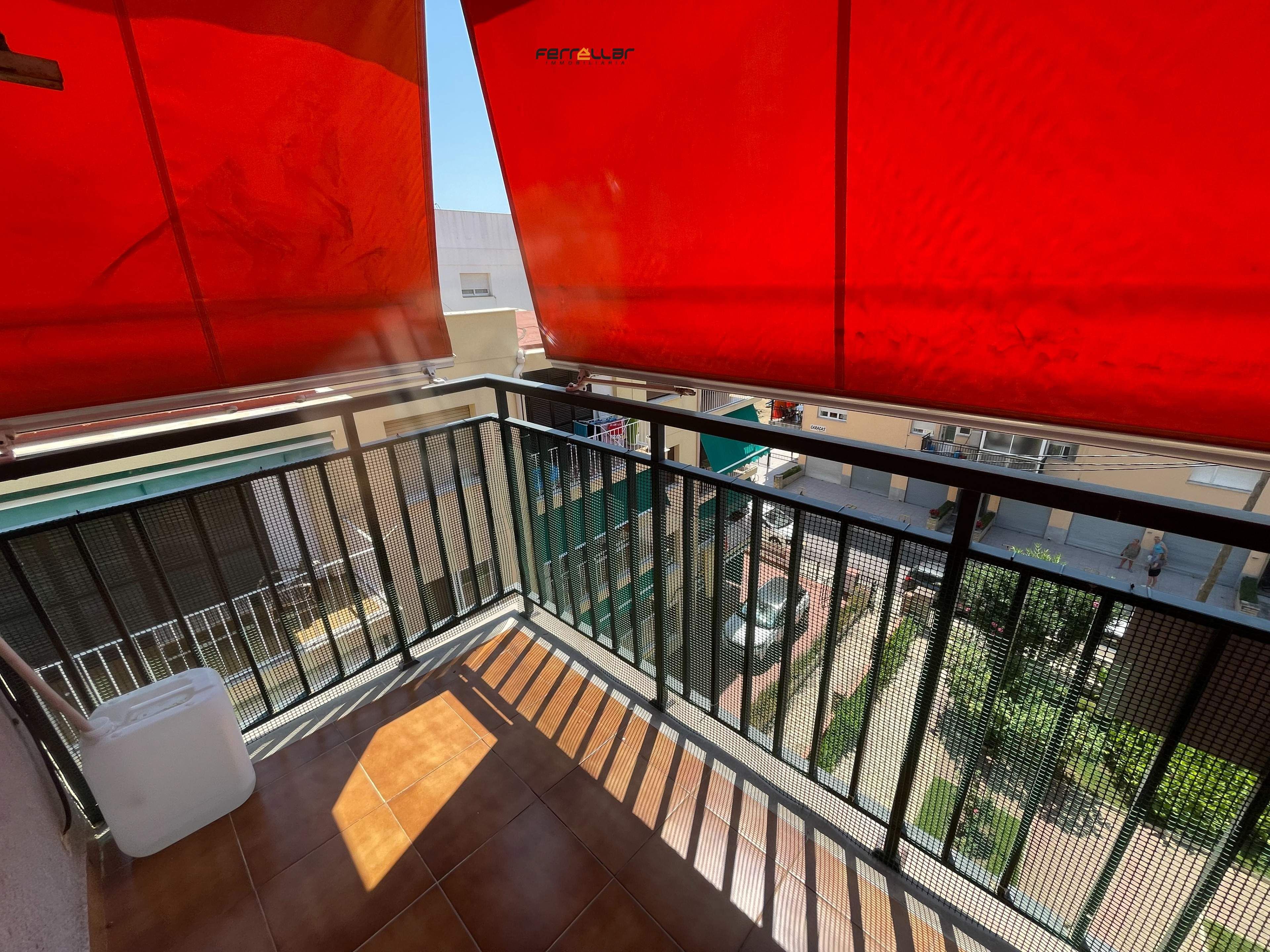 Pis en venda a Calle de València, Platja de Ponent