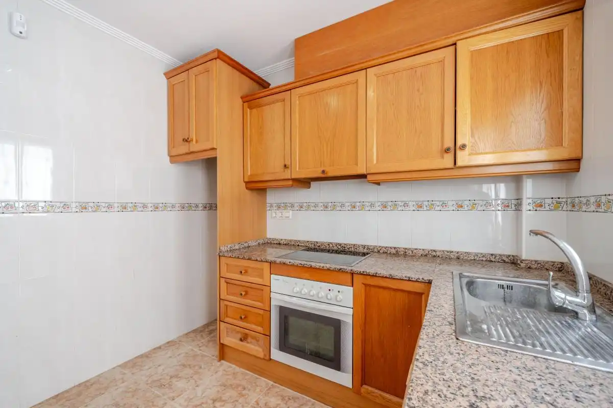 Cuina de Casa adosada en venda en Orihuela amb Aire condicionat, Calefacció i Piscina