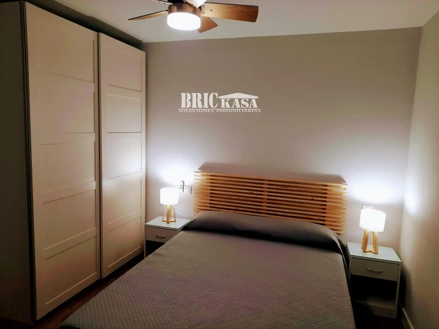 Schlafzimmer von Wohnung zur Miete in Cáceres mit Klimaanlage, Heizung und Schwimmbad