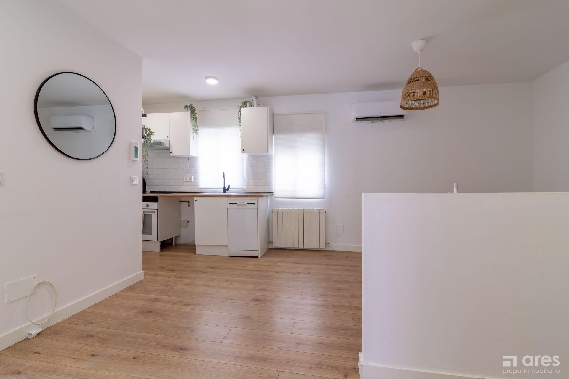 Kitchen of Flat for sale in  Madrid Capital  with Air Conditioner and Heating