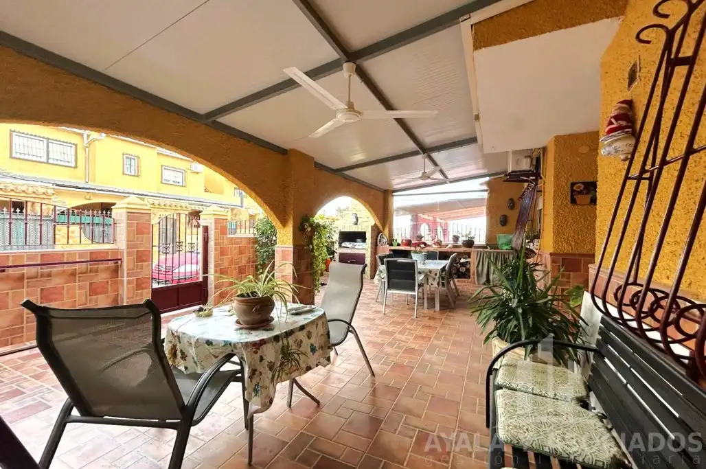 Casa adosada en venta en La Magdalena - Molinos Marfagones