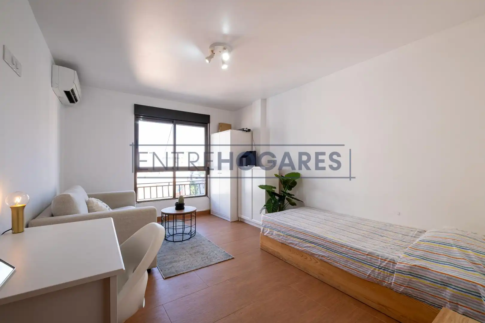Habitación de Apartamento en venta en Moncada con Aire acondicionado, Calefacción y Amueblado