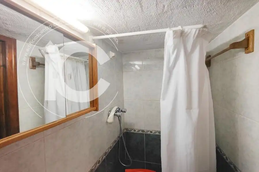 Baño de Estudio de alquiler en Granada con Aire acondicionado