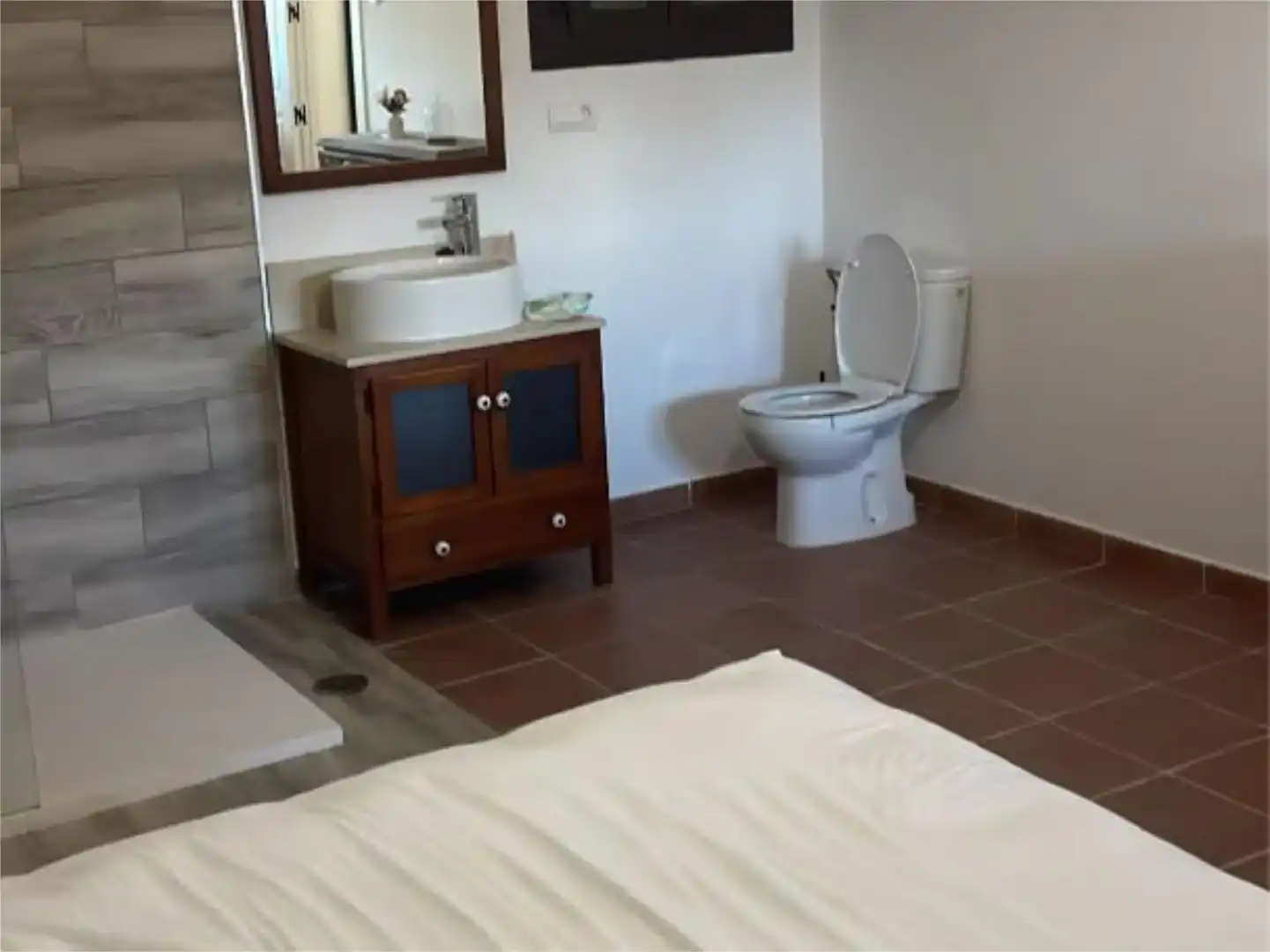 Badezimmer von Country house zur Miete in Canillas de Aceituno mit Klimaanlage, Schwimmbad und Möbliert