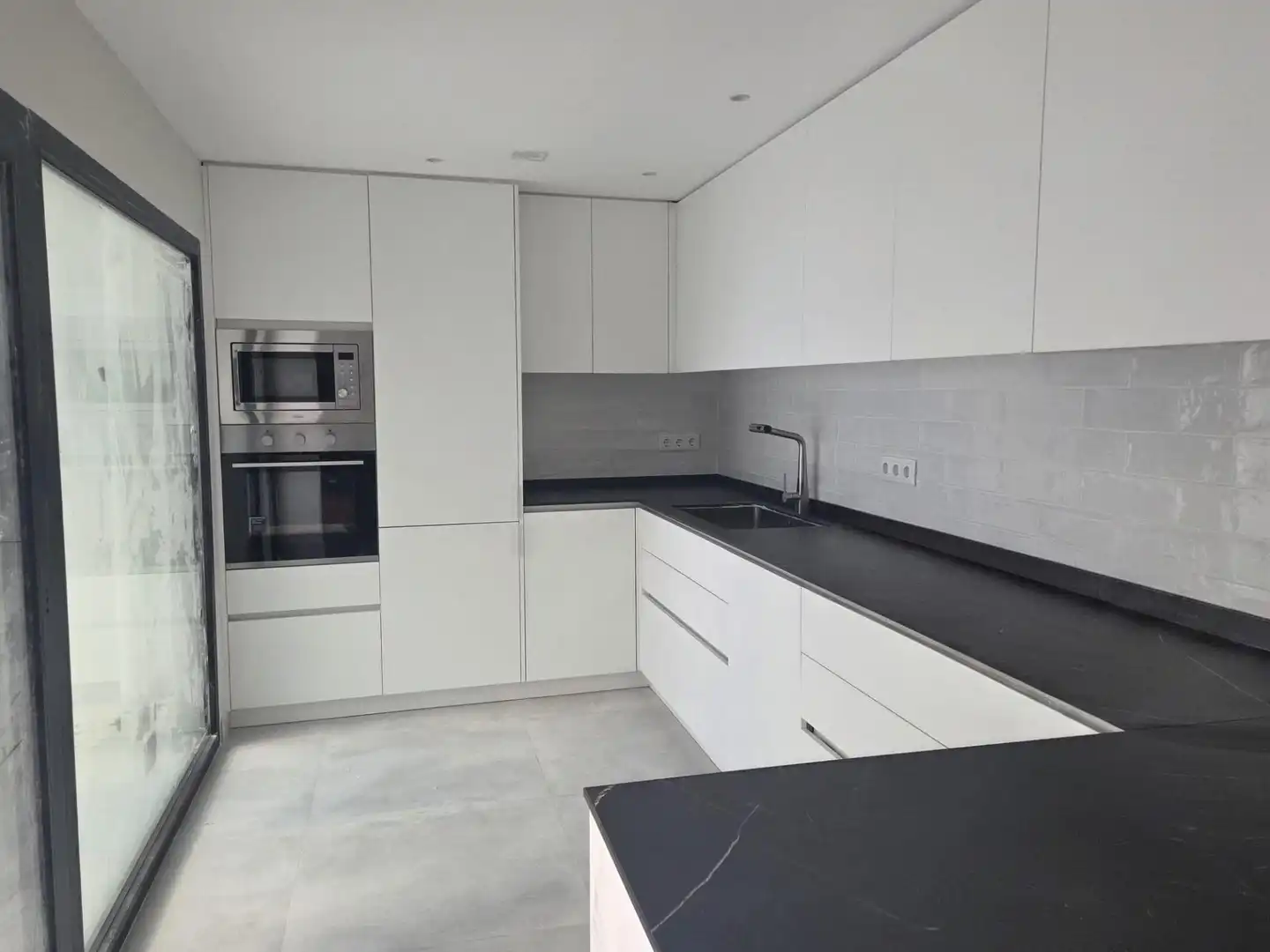 Kitchen of Houses for sale in Valencia  with Air Conditioner, Heating and Private garden