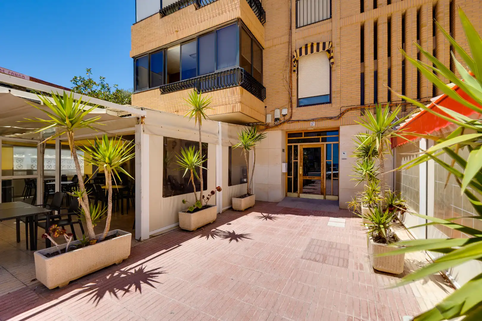 Vista exterior de Piso en venta en El Campello con Terraza
