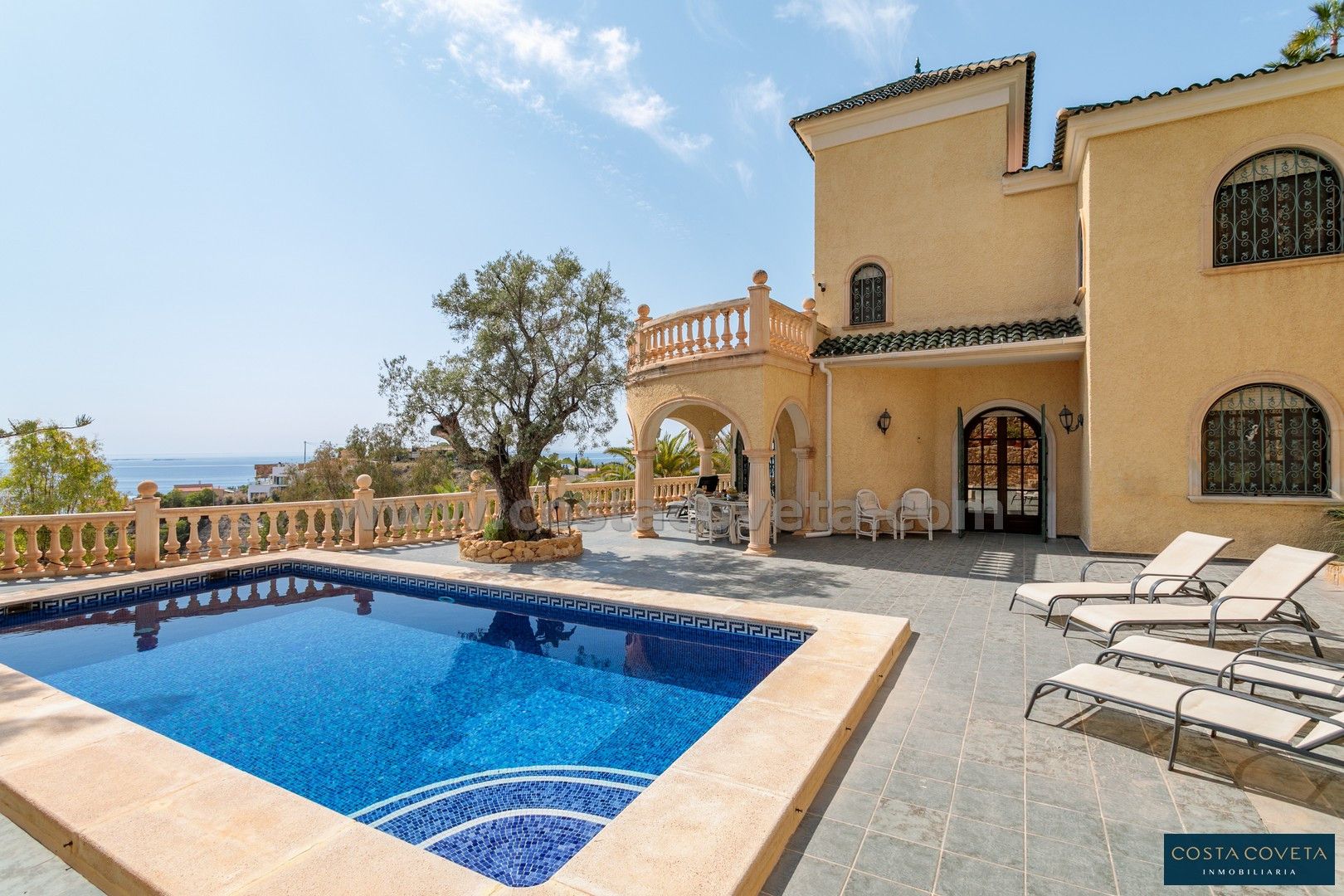 Swimming pool of House or chalet for sale in El Campello  with Air Conditioner, Private garden and Terrace