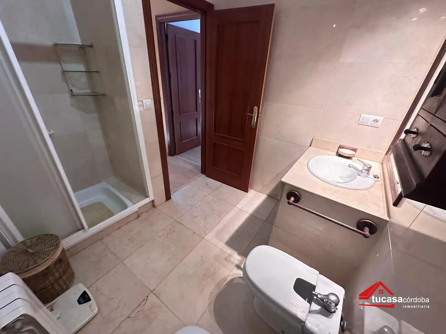 Baño de Planta baja en venta en Córdoba con Parquet y Terraza