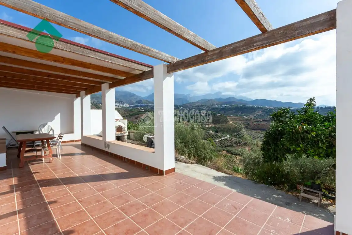Terrassa de Finca rústica en venda en Nerja amb Moblat