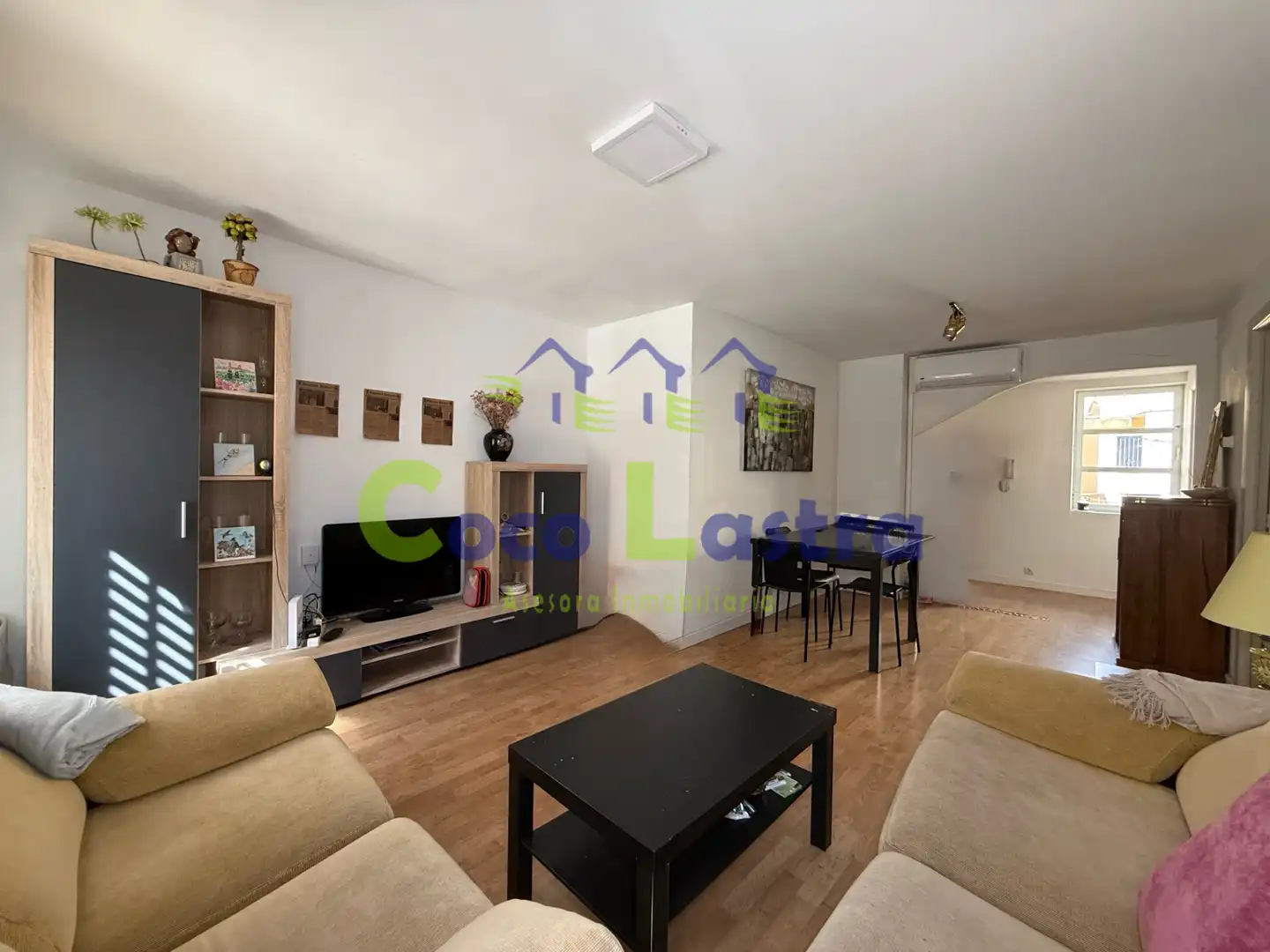 Living room of Flat for rent in Salamanca  with Air Conditioner, Heating and Parquet flooring