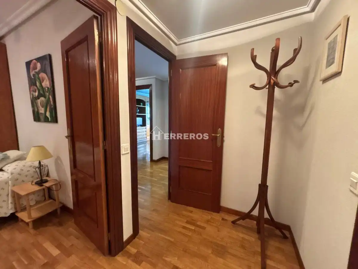 Piso en venta en  Logroño con Calefacción, Parquet y Terraza
