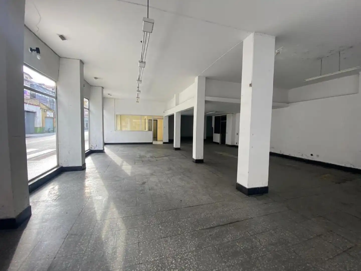 Local comercial en venta en Sama, imagen 5