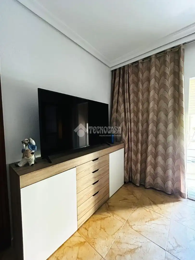 Sala d'estar de Pis en venda en Sur