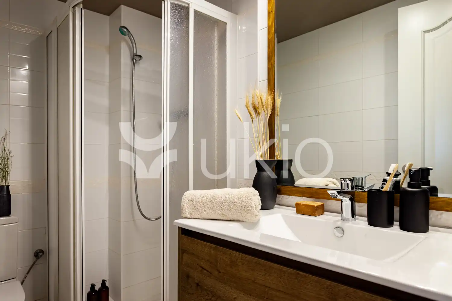 Bathroom of Apartments for rent in Barcelona  with Air Conditioner, Heating and Terrace