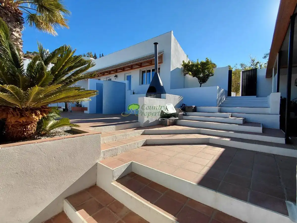 Vista exterior de Finca rústica en venta en Cómpeta con Aire acondicionado, Terraza y Trastero