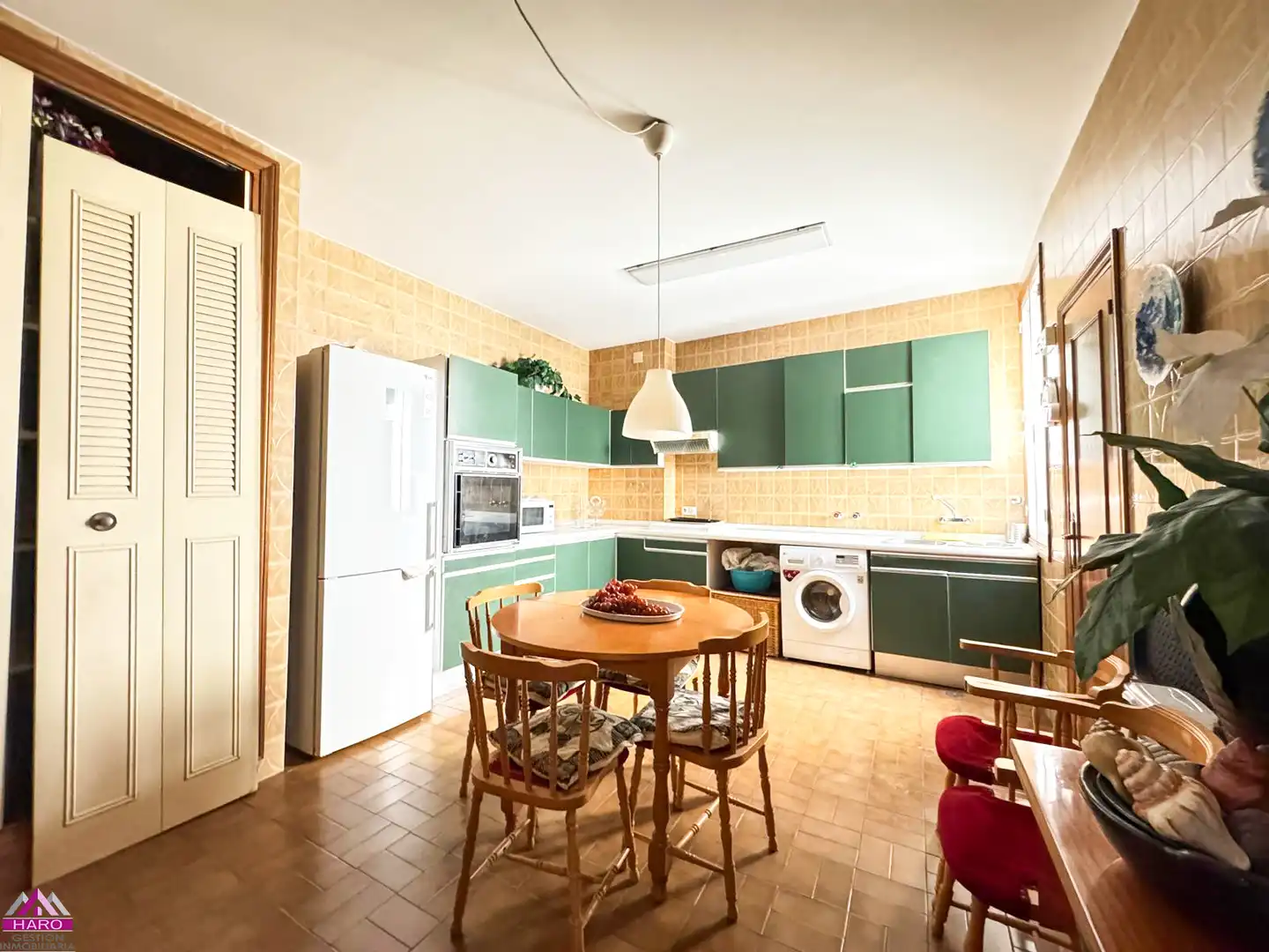Cocina de Piso en venta en Madrid con Calefacción, Trastero y Balcón