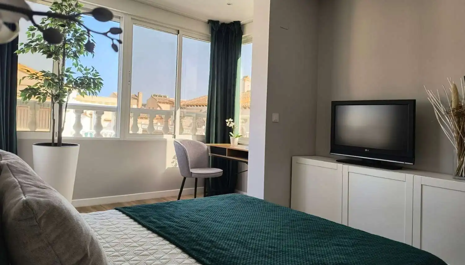Habitación de Dúplex en venta en Orihuela con Aire acondicionado, Calefacción y Terraza