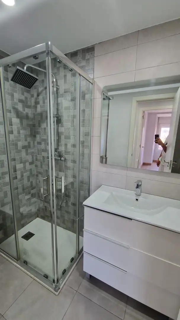 Baño de Piso en venta en León Capital  con Calefacción, Terraza y Trastero