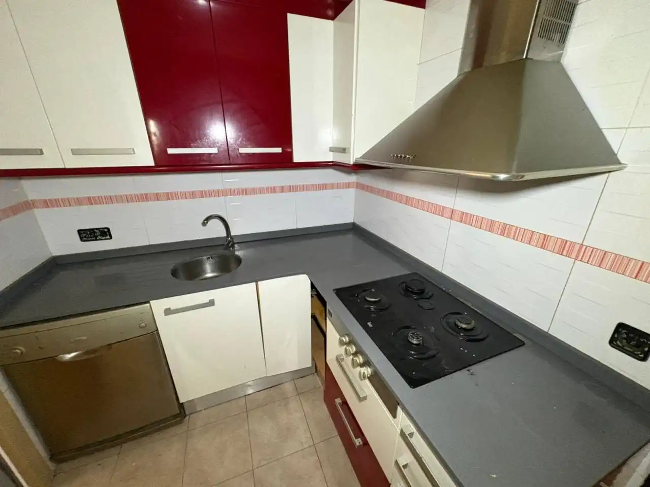 Cuina de Pis en venda en Viladecans amb Aire condicionat, Parquet i Balcó