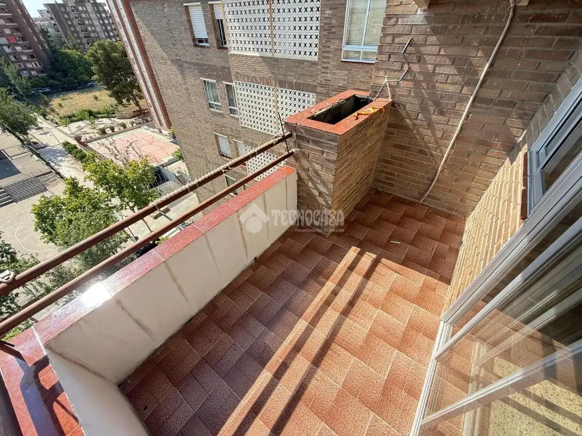 Terraza de Piso en venta en Zaragoza con Calefacción y Balcón