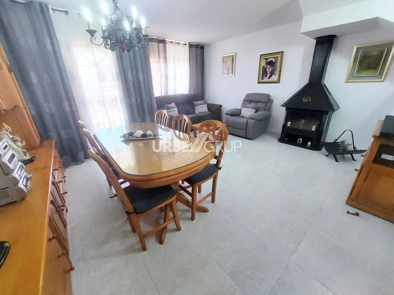 Sala de estar de Casa o chalet en venta en Olesa de Montserrat con Aire acondicionado, Calefacción y Jardín privado
